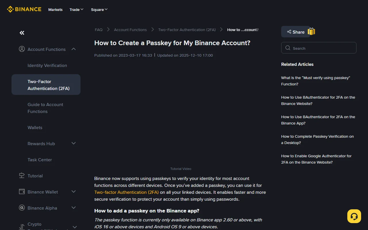 Binance official Support Center ka dark-mode page, jahan How to Create a Passkey for My Binance Account ka title, Two-Factor Authentication category aur App requirements nazar aa rahi hain